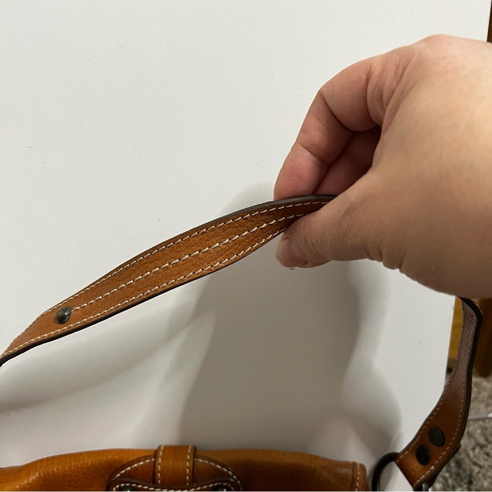 Banana Republic BR Vintage Tan Leather Buckle Detail Mini Purse - Picture 3 of 7